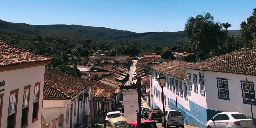 Prédios em Pirenópolis: Debate e Protestos Marcam Piri